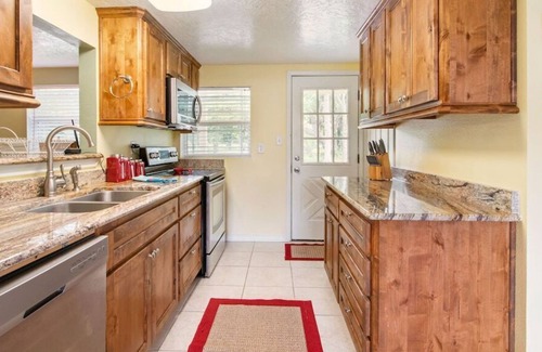 Cedar Lane Casa | Home w/ Private Fishing Pier/lift, Screen Porch