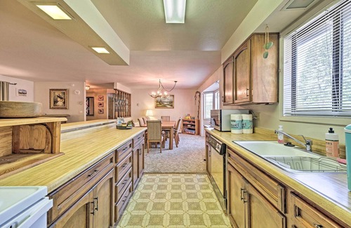 Twain Harte Casa | Home w/ Serene Deck in Twain Harte!
