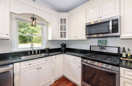North Woodstock Casa | Home Walking Distance to Woodstock & Ice Castles