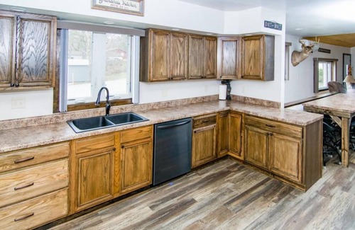 Coloma Casa | Home with access to Pleasant Lake