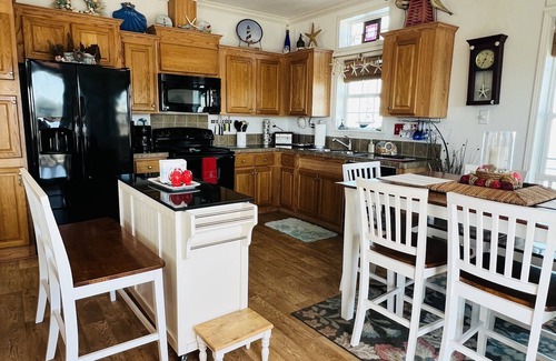 Crystal Beach Casa | Home with beach view from front porch, only two minute walk to beach. Very Nice!