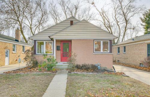 Evanston Casa | Home with Fenced Yard 13 Mi to Downtown Chicago!