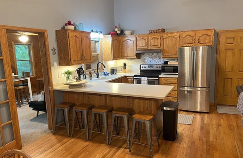 Amery Casa | Home with Lake Access and 2023 Tri-toon available to rent
