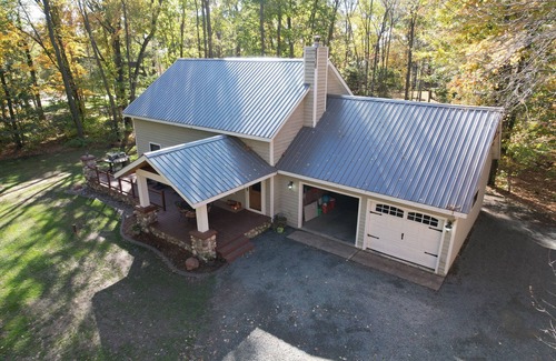 Amery Casa | Home with Lake Access and 2023 Tri-toon available to rent