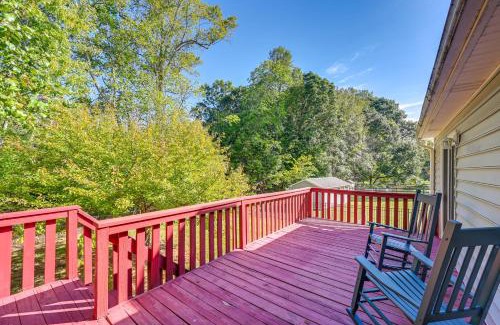 Winston - Salem Casa | Home with Large Yard 6 Mi to Dtwn Winston-Salem!