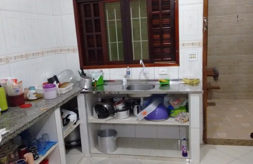 Mongagua Casa | Inicio con piscina y sala de juegos, espacioso y cómodo, cerca de la playa.
