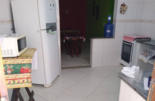 Mongagua Casa | Inicio con piscina y sala de juegos, espacioso y cómodo, cerca de la playa.