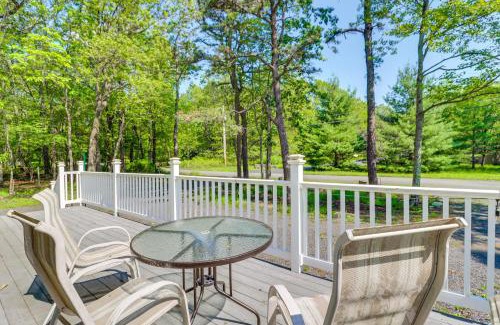 Jim Thorpe Casa | Home with Pool and Lake in Jim Thorpe 6 Mi to Dtwn!