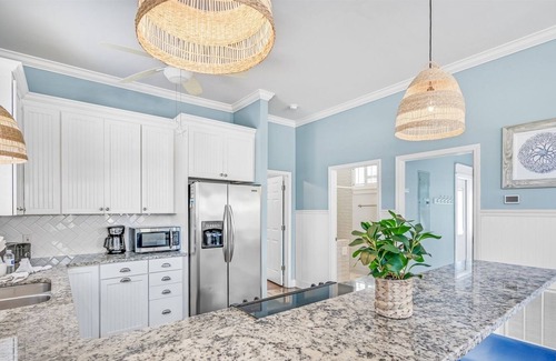 Village of Sugar Beach Casa | Home with Private Heated Pool 4 Bikes Golf Cart/option, Pet allowed-1 By the Sea