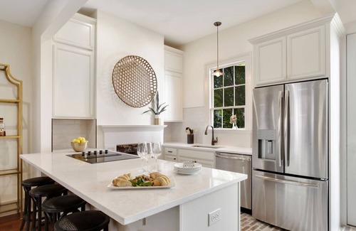 Savannah Victorian District Casa | Home with Private Hot Tub | Victorian District
