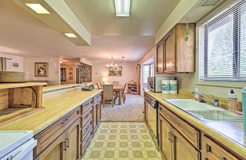 Twain Harte Casa | Home with Serene Deck in Twain Harte!