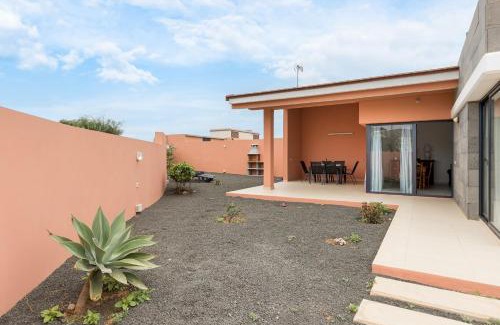 Geafond Chalet De Esquí | Home2Book Chill BBQ Hideaway in Corralejo