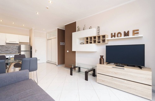 Playa Paraiso Apartamento | Home2Book Cute Apartment with Pool, Callao Salvaje