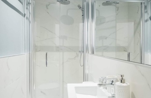 Chueca Apartamento | HOMEABOUT CIBELES APARTMENT II