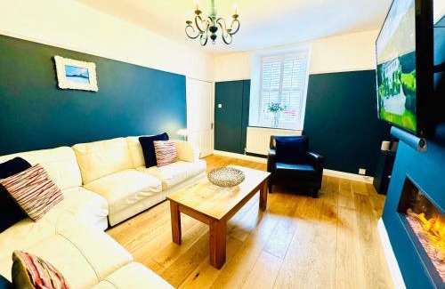 South Charlton Casa | HomeDecor Cottages - Castle Walk House