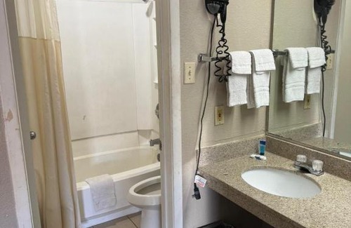 Wetmore Hotel | Homegate Studio and Suites San Antonio