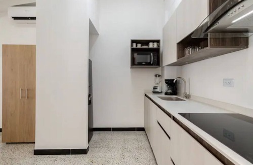 Patio Bonito Apartamento | Homelike Studio in Poblado A/C