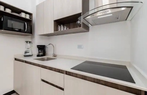 Patio Bonito Apartamento | Homelike Studio in Poblado A/C