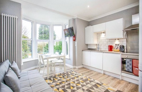 Watford Apartamento | Homely 2Bedroom/1Bathroom Flat w/ FREE WIFI & FREE PARKING