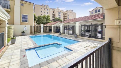 Century City Apartamento | Homely 3 Bedroom apartment in Villa Italia Century City