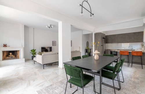 Marousi Apartamento | Homely 3BR Apartment in Marousi