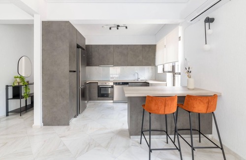 Marousi Apartamento | Homely 3BR Apartment in Marousi