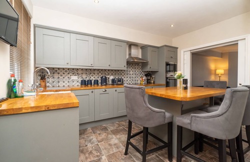 Brislington Apartamento | Homely and Modern Maisonette in Vibrant Bristol
