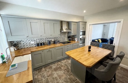 Brislington Apartamento | Homely and Modern Maisonette in Vibrant Bristol