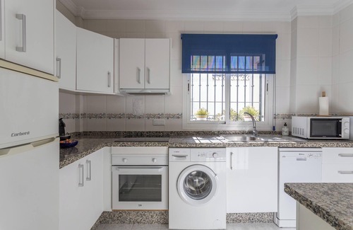 Nerja Apartamento | Apartamento acogedor, 2 grandes terrazas, vistas impresionantes y piscina