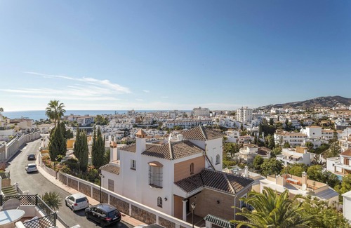 Nerja Apartamento | Apartamento acogedor, 2 grandes terrazas, vistas impresionantes y piscina