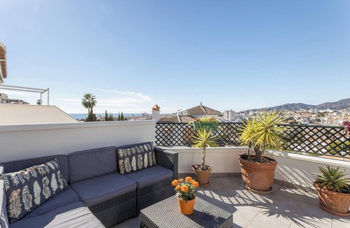 Nerja Apartamento | Apartamento acogedor, 2 grandes terrazas, vistas impresionantes y piscina