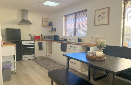 Cooloongup Casa | Homely Cosy Family Getaway, 5 Mins to Beach