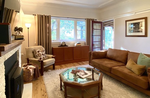 Wentworth Falls Casa | Homely cottage walking distance to Wentworth Falls village. Family/pet friendly!
