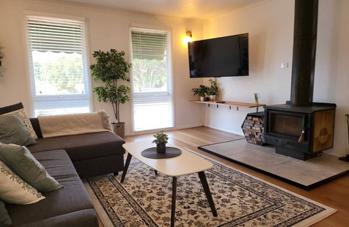 Geelong Casa | Homely Getaways In Belmont - 20% OFF