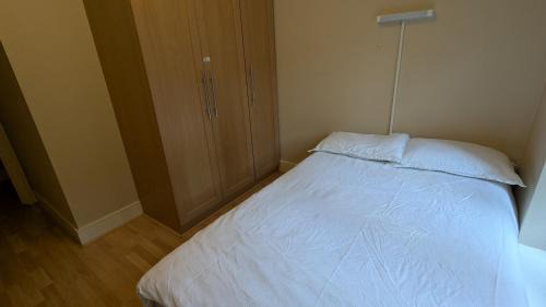 Chapelizod Apartamento | Homely & Spacious 2BD Close to Phoenix Park & City