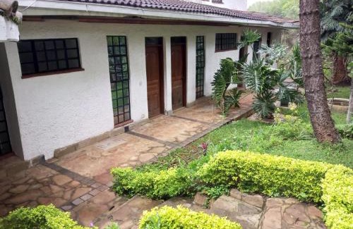 Runda Casa | Homely-stay Guesthouse