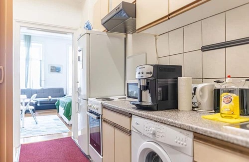 Brigittenau Apartamento | Homely Studio w/ Free Coffee near Millenium Tower
