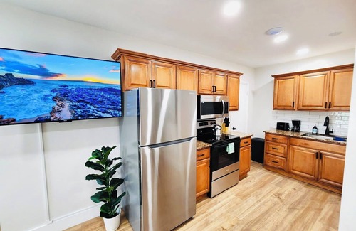 Lake Ridge Apartamento | Homely Studio w/ Sofa Bed & Pool Access
