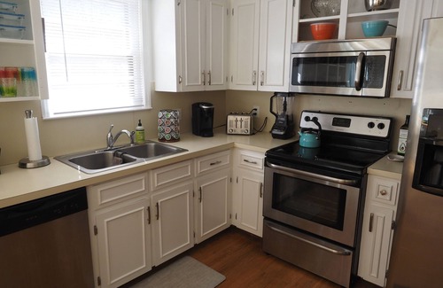 Hickory Casa | Homemade in HICKORY! Fun Home with Pool!