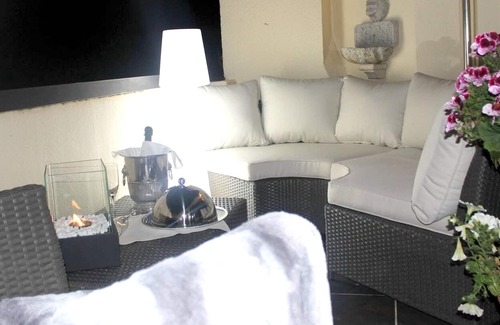 Malpica de Bergantinos Apartamento | Homerez - 10 m away from the beach! Nice appartement for 7 ppl. at Malpica