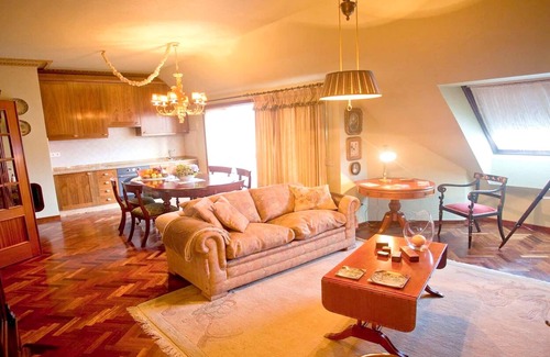 Malpica de Bergantinos Apartamento | Homerez - 10 m away from the beach! Nice appartement for 7 ppl. at Malpica