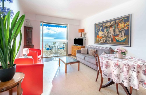 Le Suquet Apartamento | Homerez - ¡A 100 m de la playa! Apartamento para 4 pers. con balcón en Cannes