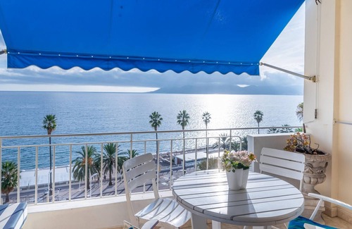 Le Suquet Apartamento | Homerez - ¡A 100 m de la playa! Apartamento para 4 pers. con balcón en Cannes