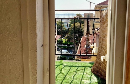 Le Suquet Apartamento | Homerez - ¡A 200 m de la playa! Estudio para 2 pers. con vistas al mar en Cannes