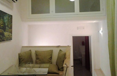 Alcamo Historic Center Apartamento | Homerez - ¡A 200 m de la playa! Apartamento para 2 pers. con balcón en Alcamo