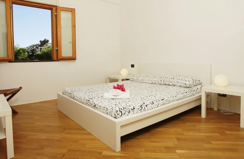 Torre Colonna-sperone Casa | Homerez - Amazing house 1 km away from the beach for 10 ppl. with shared pool