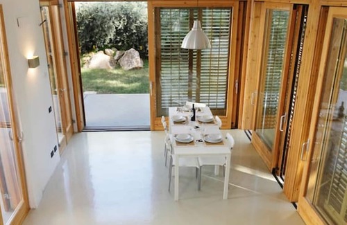 Torre Colonna-sperone Villa | Homerez - Villa a 1 km de la playa para 16 pers. con piscina y vistas al mar