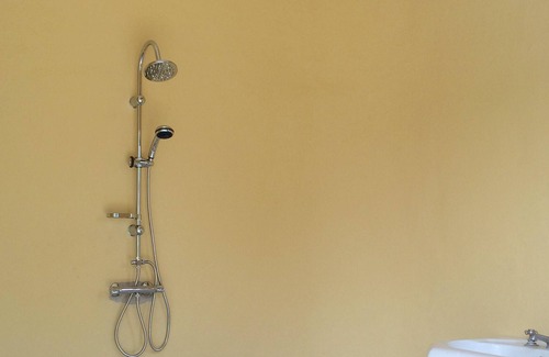 Montauriol Apartamento | Homerez - Apartamento para 3 pers. con piscina compartida en Montauriol