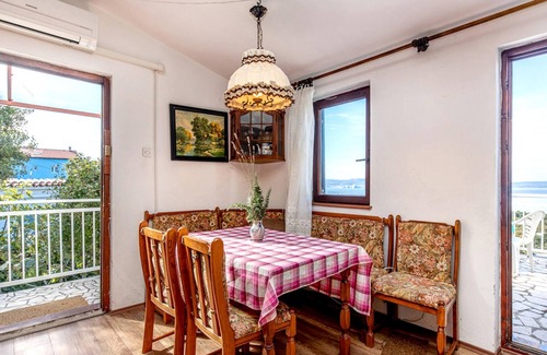 Klenovica Apartamento | Homerez - Amazing appartement for 10 ppl. with sea view and terrace at Klenovica