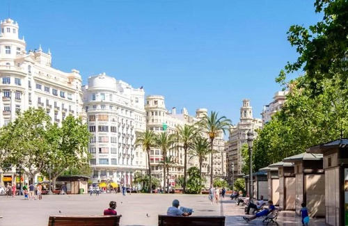 Valencia City Centre Apartamento | Homerez - Bonito apartamento a 6 km de la playa para 4 pers. en Valencia